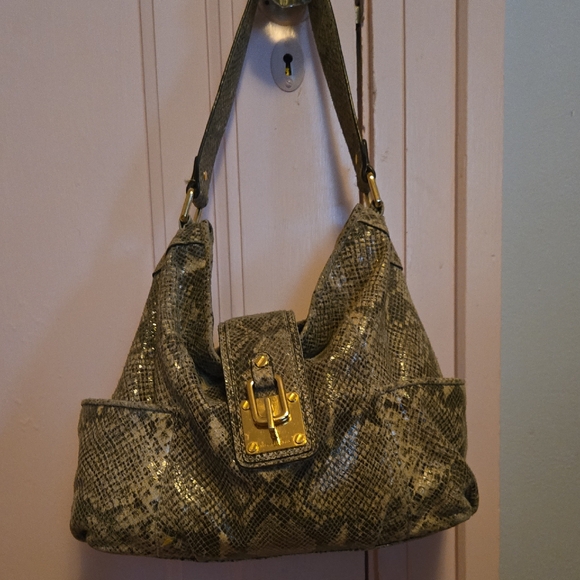 Michael Kors Elegant Snakeskin Patterned Shoulder Bag - Picture 1 of 4